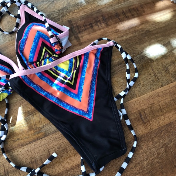 Last! Push Up Padded Stripe Swimsuit Bikini - Picture 4 of 5